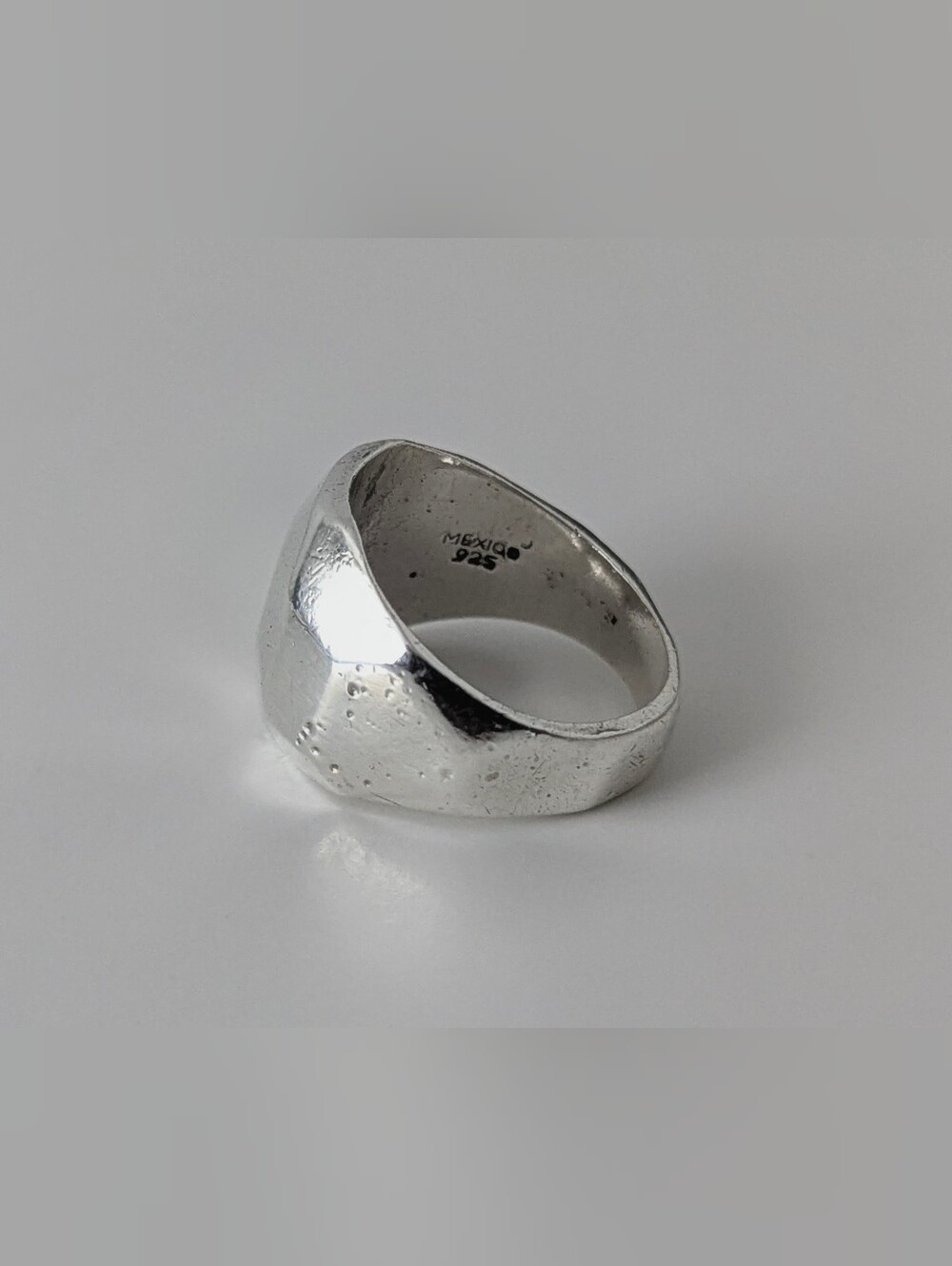 Vintage 925 Mexican Silver Hammered Chunky Dome Ring | Sz 8.25 | AAQuatif - Picture 3 of 5